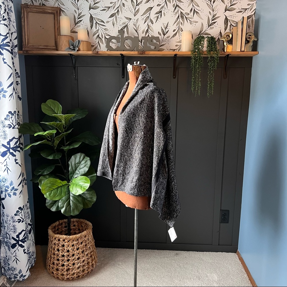 Lululemon Vinyasa Wrap new with tags